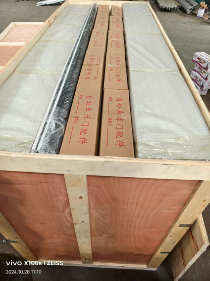 Customized Chinese Design Garage Door with Thermal Insulation for Villas