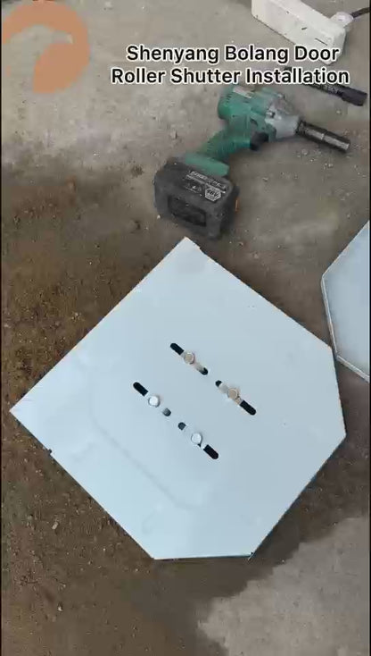 Portes de garage électriques à enroulement avec lames isolées